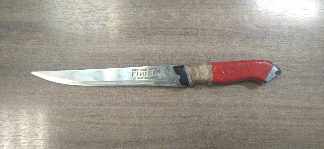 В Сакском районе перед судом предстанет местная жительница, обвиняемая в нанесении ранений в бывшему супругу. По версии следствия, 41-летняя обвиняемая на почве внезапно возникших личных неприязненных отношений с бывшим супругом, находясь на кухне собственного домовладения, нанесла последнему удар в область поясницы кухонным ножом. Уголовное дело направлено в Сакский районный суд для рассмотрения по существу.