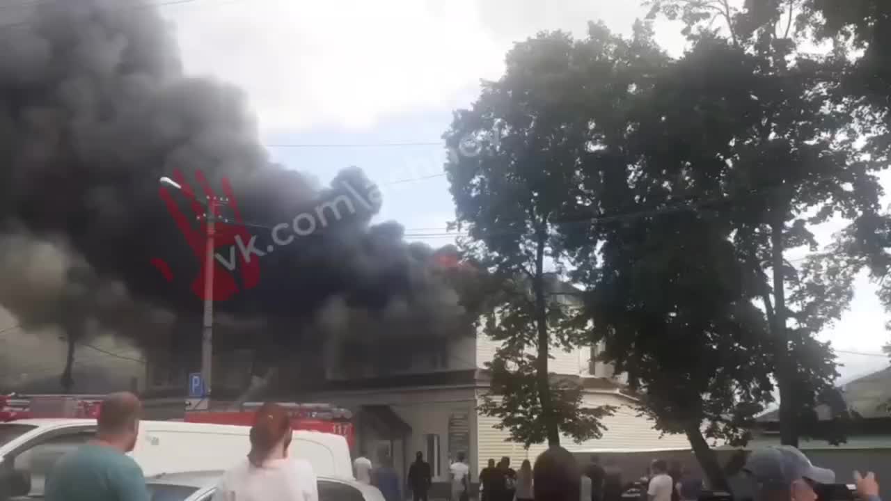 Пожар в Кыштыме: ликвидирован огонь на площади 250 м² без пострадавших