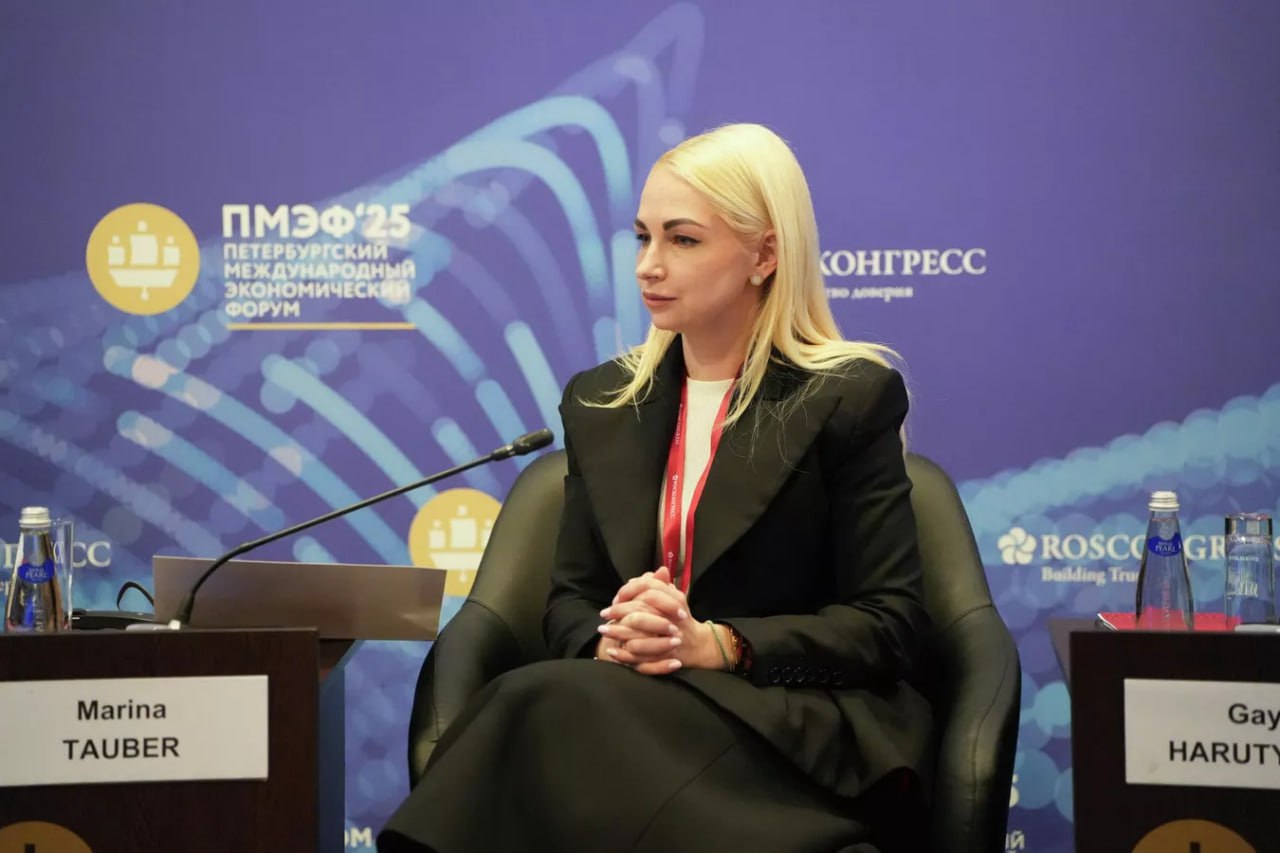 Прокуроры Молдавии запросили 13 лет лишения свободы для Марины Таубер. По данным PRO TV, депутата обвиняют в нарушениях при финансировании ликвидированной ранее партии "Шор". Обвинение запросило запретить Таубер занимать государственные посты на пять лет и конфискацию в размере 12 миллионов долларов.