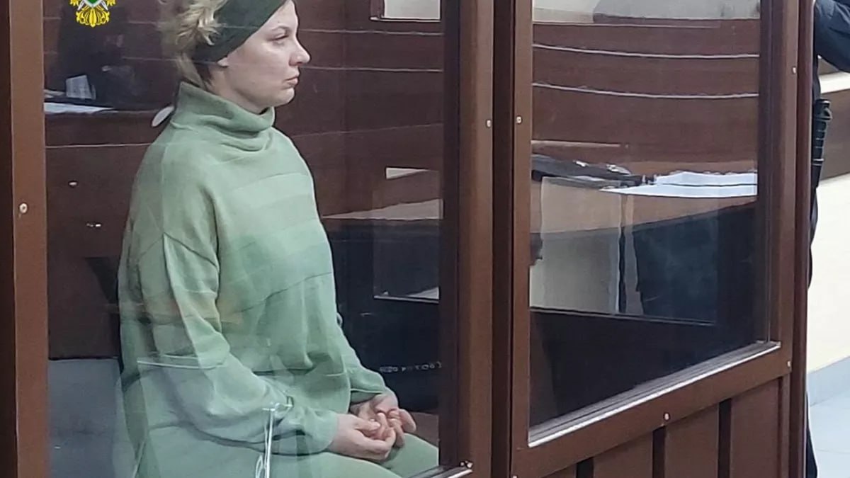 Прокурор запросил девять лет колонии для экс-директора барнаульского "Жилфонда"  5 августа в суде начались прения сторон, пишет "МК на Алтае". Учитывая тяжесть преступления, прокурор попросил суд признать Авдюхину виновной и назначить ей наказание в виде девяти лет лишения свободы с отбыванием в колонии общего режима.  Также в качестве дополнительного наказания гособвинитель попросил оштрафовать экс-главу "Жилфонд Барнаул" на 800 тысяч рублей и ограничить свободу на один год. Адвокат Людмилы Авдюхиной попросил время на подготовку к прениям. Планируется, что защита выскажет свою позицию 12 августа.    ТОЛК