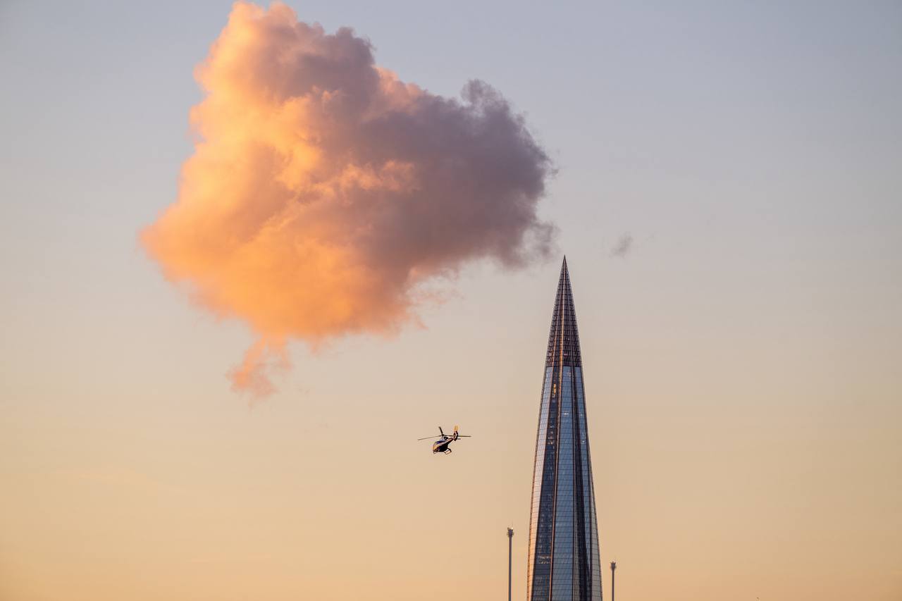 Референдум против небоскрёбов в Петербурге набрал необходимое число подписей которое нужно для подачи в Горизбирком сообщили активисты Теперь он может состояться У жителей Северной столицы спрашивали поддерживают ли они запрет на строительство в Петербурге зданий выше 120 метров за исключением инженерных и религиозных сооружений и получили множество утвердительных ответов А вы поддерживаете запрет   да Петербург город музей а не город высоток нет строительство небоскрёбов развивает Петербург Михаил Тихонов ДП Подписаться на ДП в Telegram MAX