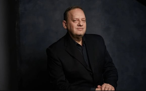 Умер заслуженный артист России Роман Улыбин Умер оперный певец заслуженный артист России Роман Улыбин Он более 30 лет служил в Музыкальном театре имени Станиславского и Немировича Данченко   www classicalmusicnews ru news roman ulybin passed utm source cmn own utm medium telegram ClassicalMusicNews Ru Telegram ВК МАКС