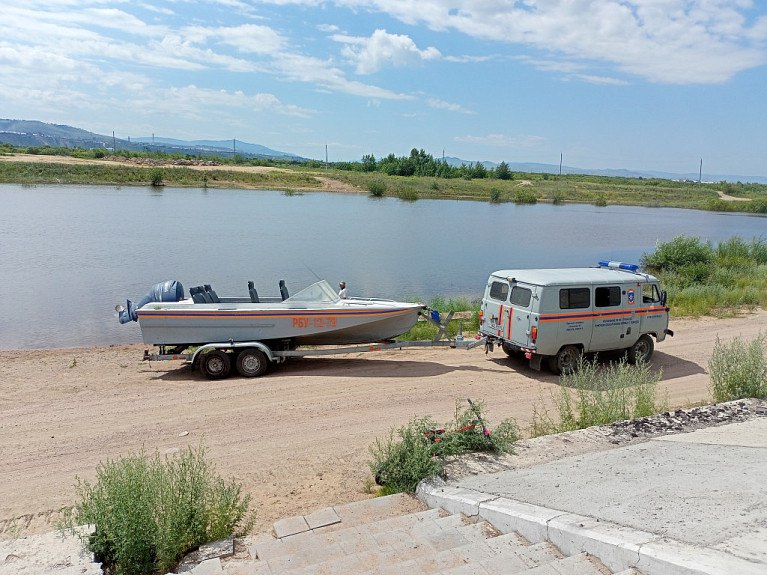 В ближайшие три дня Бурятию накроет сильная жара С 20 по 22 июня по республике ожидается сильная жара с максимальной температурой +35℃ и выше. В администрации города напомнили, что в Улан-Удэ официально разрешенных мест для купания в Улан-Удэ нет. Согласно данным Роспотребнадзора, пробы воды в реке Селенга у станции Дивизионная показали превышение нормы содержания энтерококков, вода в карьере мкрн Стеклозавод превышает норму по бактериям группы кишечной палочки Escherichia coli. Подробнее в "Номер один"