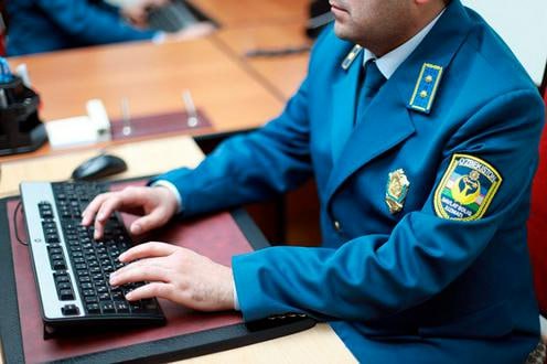 Узбекистан упростил признание налоговыми резидентами для некоторых иностранцев Теперь иностранцы имеющие жилье в стране в собственности или аренде и проведшие в ней более 30 дней в течение года автоматически получают этот статус сообщает пресс служба Минюста Согласно указу президента подписанному 4 октября с 1 января 2026 года также вводится специальный налоговый режим освобождающий иностранцев от уплаты НДФЛ с доходов полученных за рубежом Подробнее на нашем сайте Актуальные новости из Центральной Азии fergananews