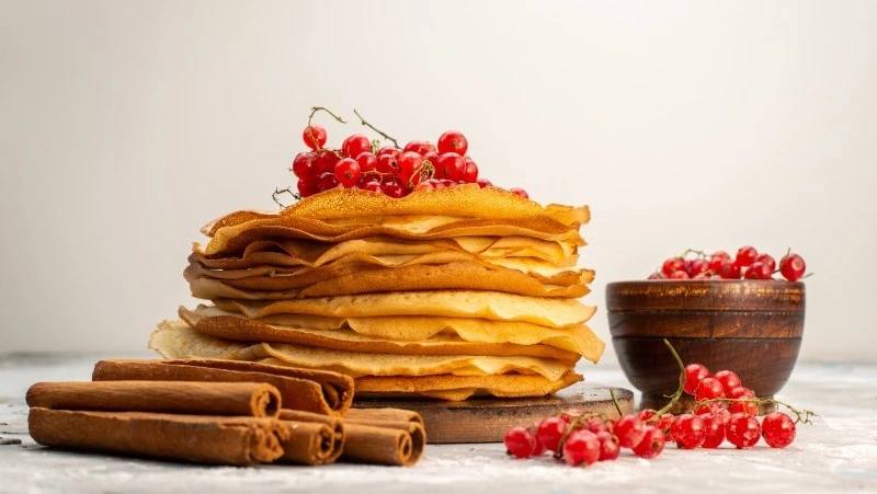 Врач рассказал сколько блинов можно съесть в масленичную неделю без вреда здоровью Особое внимание эксперты рекомендуют уделить начинке зачастую она бывает калорийнее самого блина О том кому и сколько можно съесть блинов на Масленицу по ссылке   Подписаться на нас Telegram I MAX Прислать нам новость Sakhonlinebot