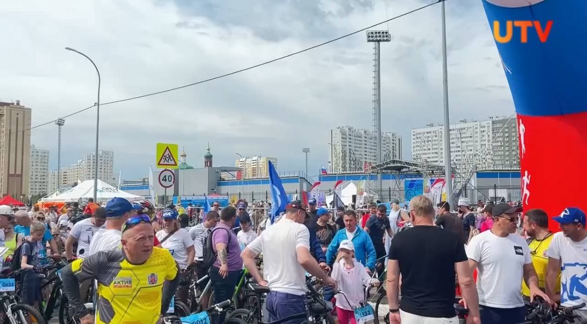 31 мая в Оренбурге ограничат движение на пяти улицах из-за велогонки на «Всемирный день велосипедиста» Участники мероприятия соберутся в 10:00 у спорткомплекса «Оренбург» на Новой. Им предстоит преодолеть дистанции 400 м, 2, 5 или 10 км. Тем, кто не участвует, повезло меньше. В Оренбурге ограничат движение с 06:00 до 14:30. Будут перекрыты: ул. Прохоренко; ул. Новая от Пролетарской до Терешковой ; дублёр ул. Терешковой; ул. Терешковой от Хабаровской до Новгородской ; ул. Рокоссовского. Гневные сообщения на фоне очередных перекрытий собираем в комментариях Оренбуржье
