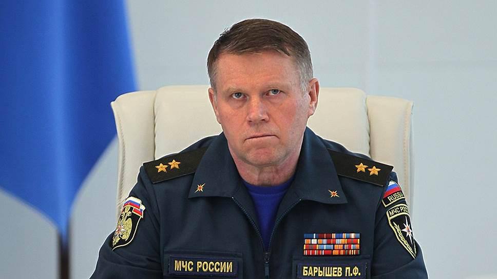 Вынесен приговор бывшему заместителю Министра МЧС РФ Павлу Барышеву. Барышев признан виновным в совершении мошенничества в особо крупном размере и фальсификации доказательств по гражданскому делу ч. 4 ст. 159, ч. 1 ст. 303 УК РФ . Следствием установлено, что Барышев в 2017–2019 годах подделал и представил в суд официальные документы о наличии у него права на обеспечение жилым помещением. По результатам рассмотрения указанных документов судом принято решение о предоставлении Барышеву трехкомнатной квартиры в Московском регионе. Своими преступными действиями Барышев причинил ущерб государству в особо крупном размере. Приговором суда Барышеву назначено наказание в виде лишения свободы на срок три года с отбыванием в исправительной колонии общего режима со штрафом в размере 200 тыс. рублей.