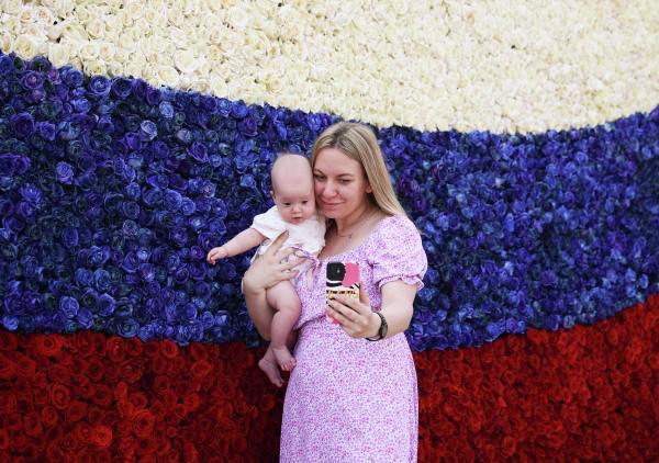 Следующие длинные выходные ждут россиян в ноябре Они продлятся со 2 по 4 ноября. Связано это с празднованием Дня народного единства, напомнил глава комитета Госдумы по труду, социальной политике и делам ветеранов Ярослав Нилов в интервью ТАСС. «Россияне будут отдыхать 2, 3 и 4 ноября. Выходной будет в понедельник, 3 ноября, так как суббота, 1 ноября, будет рабочим днём», — отметил Нилов. Подпишись на «Говорит Москва»