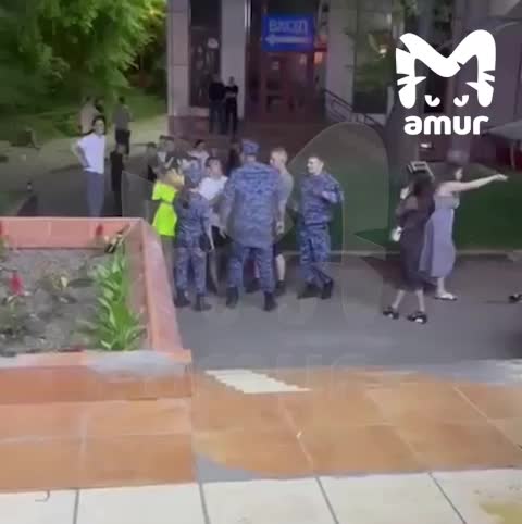 Конфликт в Хабаровске: Росгвардия вмешалась в пьяную драку у кафе