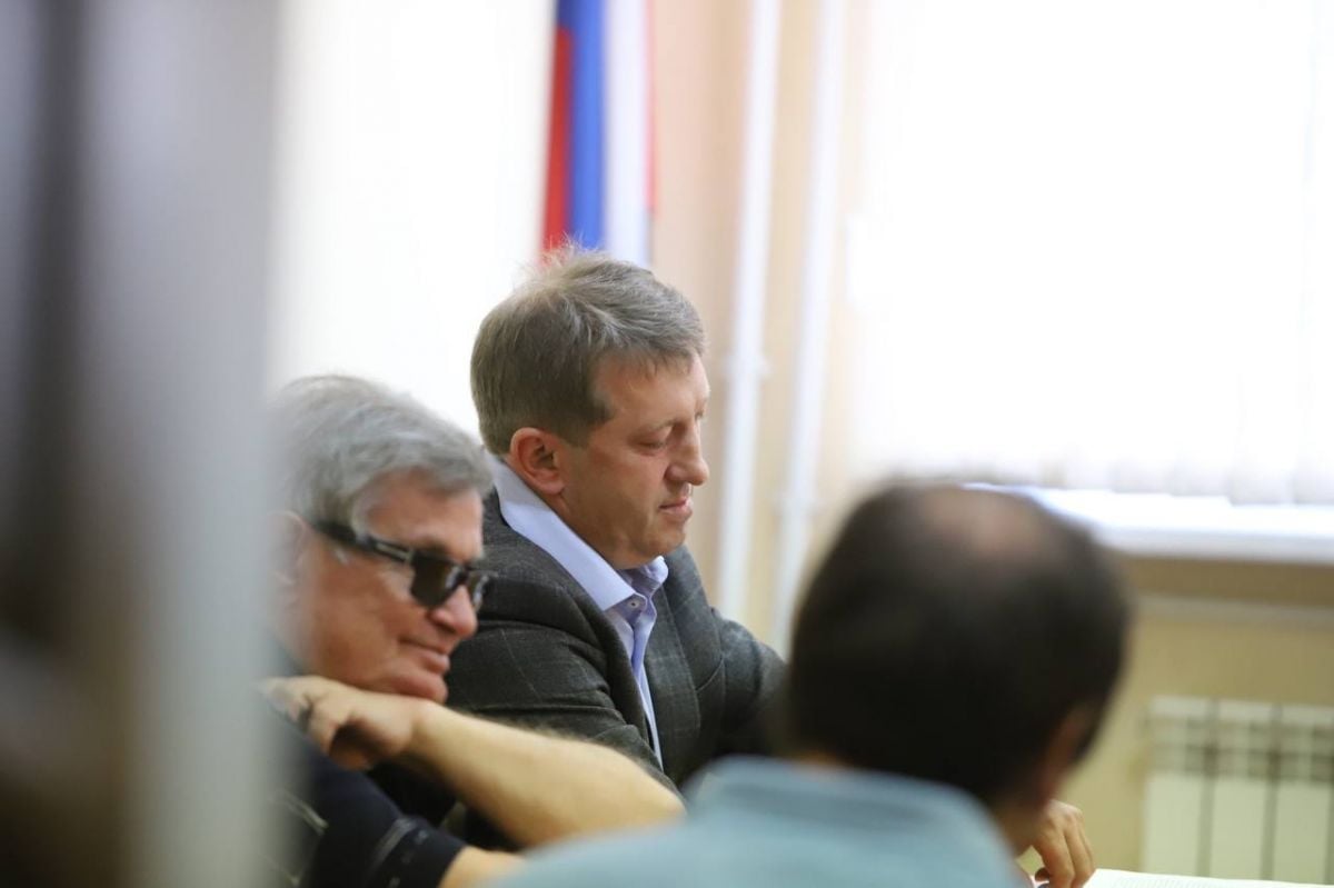 Осужденный бывший политтехнолог "Единой России" Роман Жогов обжалует приговор вслед за прокуратурой На следующий день после оглашения приговора прокуратура подала апелляцию, требуя ужесточения наказания до запрашиваемых ранее семи лет лишения свободы. Уже после в суд поступили апелляционные жалобы со стороны защиты и самого осужденного. В них представлены те же самые доводы, что и в прениях. ↗ Прислать новость Подписаться