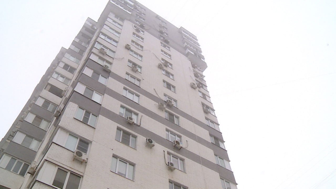 Жилье в новостройках Волгограда подорожало на 0 6 в январе до 132 1 тыс руб за квадрат Согласно исследованию НДВ Супермаркет Недвижимости рост отмечен в большинстве мегаполисов Наивысший в Москве 3 2 до 664 1 тыс руб за кв м Казани 2 9 до 280 6 тыс руб за кв м Перми 2 3 до 170 тыс руб за кв м Санкт Петербурге 2 2 до 357 8 тыс руб за кв м и Екатеринбурге 2 до 180 9 тыс руб за кв м Падение стоимости зафиксировано только в пяти из 16 миллионников Самое заметное В Челябинске 1 5 до 171 3 тыс руб за кв м Подписаться Перейти на сайт MAX