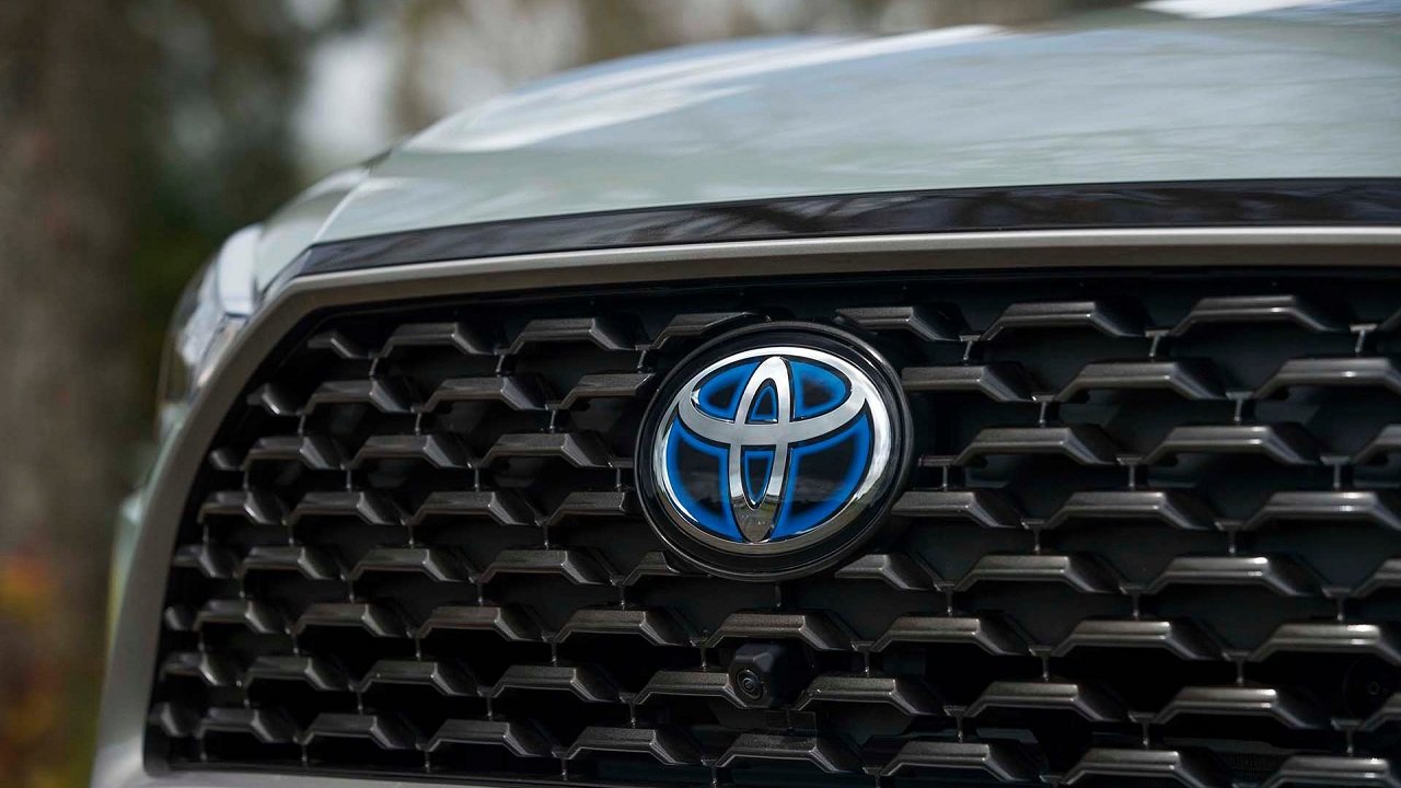 Toyota добилась рекордных мировых продаж, несмотря на тарифы Трампа    Японский автопроизводитель Toyota добился серьезного роста мировых продаж в первой половине года, поскольку высокий спрос на основных рынках помог компенсировать негативные последствия введения президентом США Дональдом Трампом пошлин.    Подробности здесь.    #myfin_news