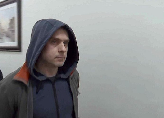Апелляция оставила в силе приговор экс-министру ЖКХ Ростовской области Экс-министр ЖКХ Ростовской области Андрей Майер неудачно попытался обжаловать приговор Кировского суда Ростова от 25 апреля этого года. Майер, напомним, в последний раз получил 6 лет и 8 месяцев колонии общего режима. Теперь у бывшего чиновника, а он очень настойчив и упрям, остаётся кассация и Верховный Суд России. Он был задержан в декабре 2019 года, и с перерывами провёл за решёткой около пяти лет. Майера обвиняли в злоупотреблении полномочиями при благоустройстве злосчастного парка в ЖК «Вересаево», который сегодня открыт исключительно для жильцов, но не для всех ростовчан. А ведь для строительства ЖК уничтожили рощу. Предложи нам новость