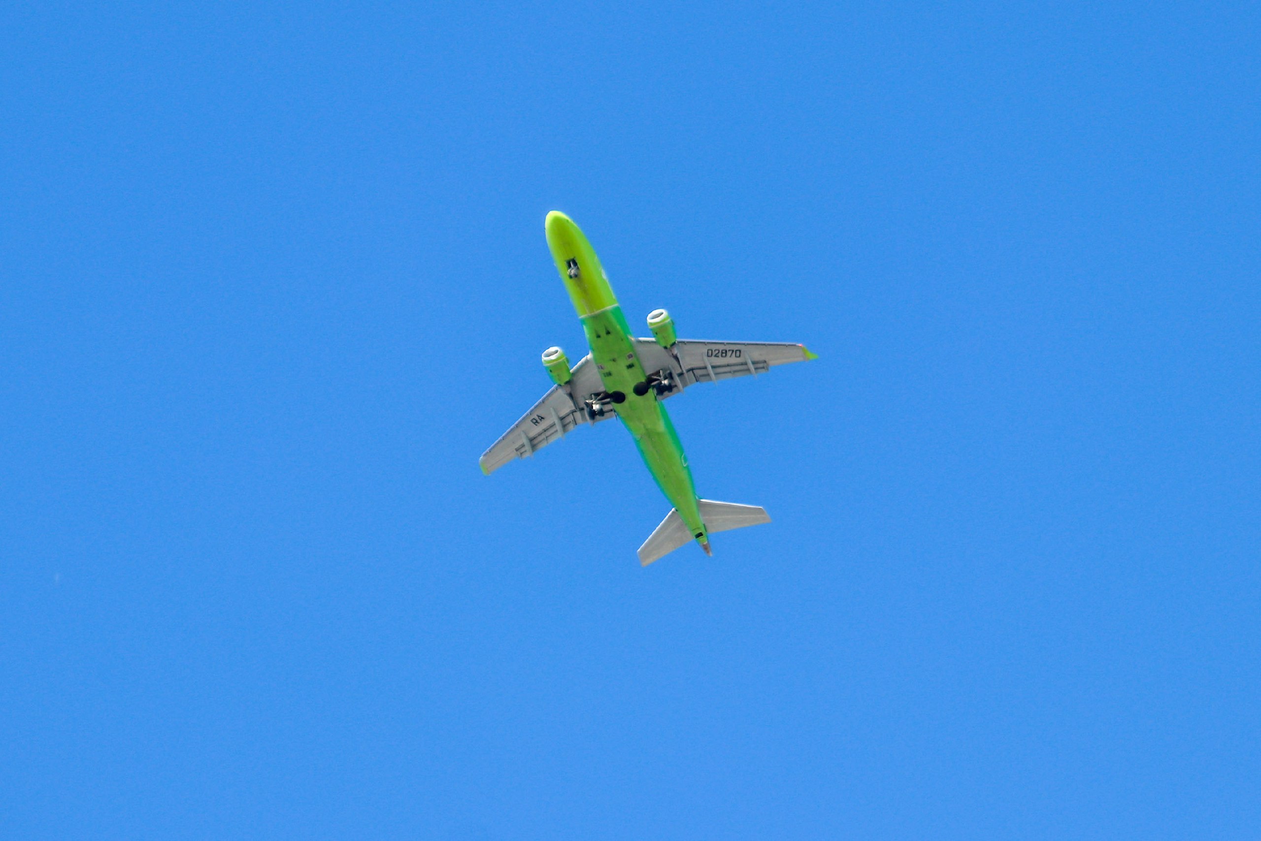 В РФ изменятся правила авиаперелетов что нужно знать МОСКВА 18 января ФедералПресс С 1 марта 2024 года в России вступают в силу новые правила касающиеся авиаперевозок Теперь авиакомпании обязаны заранее информировать пассажиров об условиях перелета порядке изменения билета отказа от перевозки и возврата денежных средств в том числе в случае болезни или иных вынужденных обстоятельств Подробнее