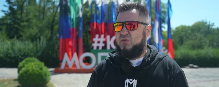 Суд на Украине заочно приговорил к 12 годам лишения свободы с конфискацией имущества блогера и певца Акима Апачева