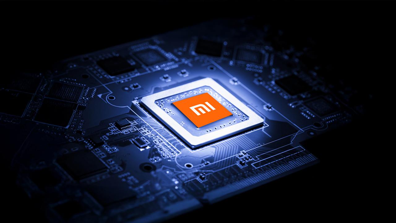 Xiaomi запускает производство собственной SoC, построенной по 3-нм техпроцессу  Такая система-на-чипе станет первой китайской 3-нм однокристальной SoC для смартфонов. Ожидается, что первым устройством с этим процессором от Xiaomi станет Xiaomi 15S Pro.  Сейчас дизайн SoC отправляется на завод-изготовитель, где будет произведена небольшая партия чипов для тестирования и оптимизации. После этих тестов, дизайн будет квалифицирован для массового производства.  rozetked.me/news/35767