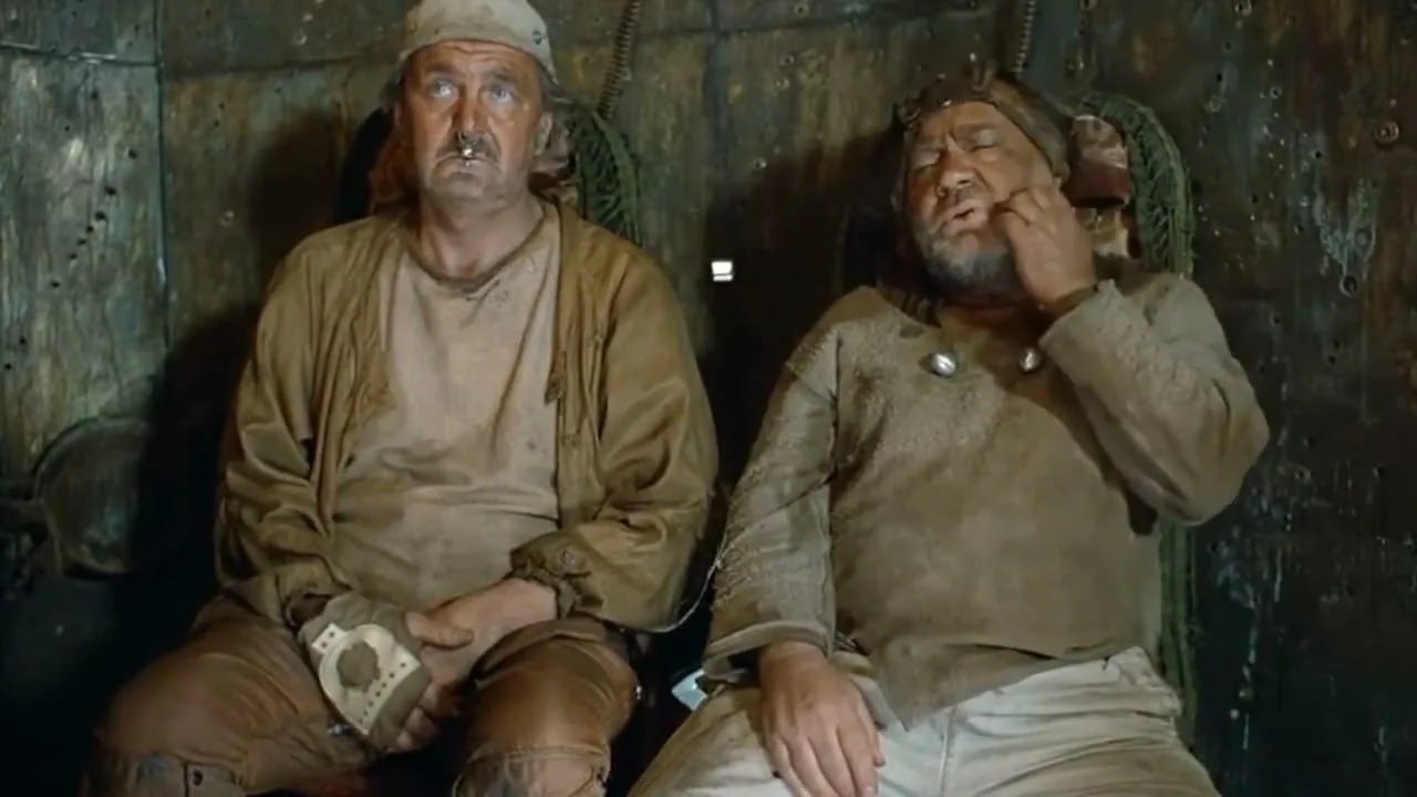 В России могут появиться дополнительные мощности по хранению топлива на НПЗ Поручение проработать этот вопрос отраслевым регуляторам и заинтересованным нефтяным компаниям дал вице премьер РФ Александр Новак Известия