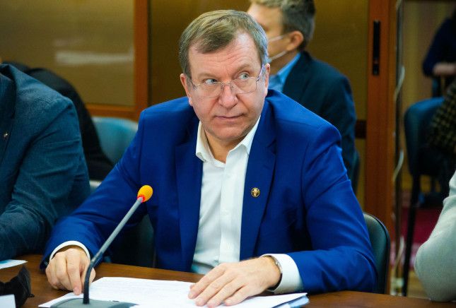 Владимир Путин наградил председателя КСП Челябинской области Глава государства отметил заслуги экс-министра финансов региона Андрея Пшеницына.