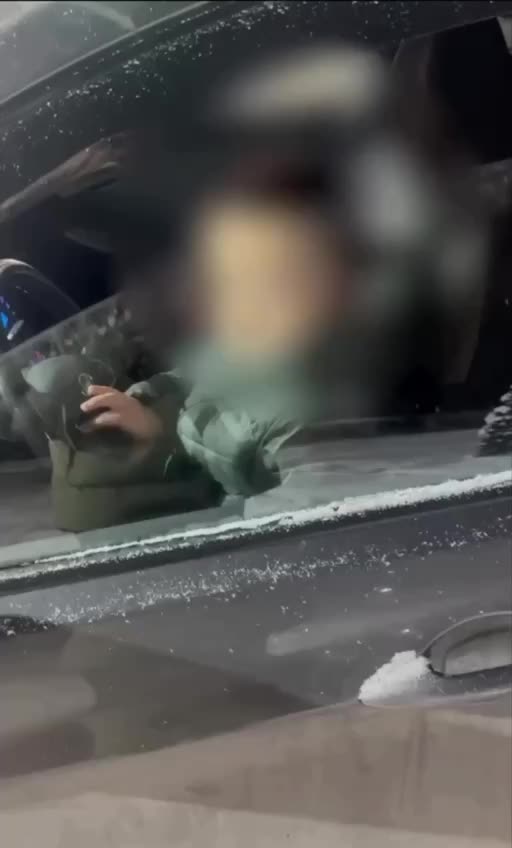 В Ярославле 10-летний мальчик управлял автомобилем Hyundai Solaris под присмотром отца