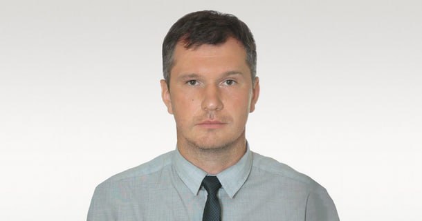Администрацию Ленинского района Ижевска возглавил Михаил Попов.  Как сообщила пресс-служба администрации города, Михаил Попов окончил Самарский государственный университет путей сообщения и Российский университет транспорта. С 2006 по 2025 годы работал на разных должностях в ОАО «Российские железные дороги» - прошел путь от электромонтера до начальника железнодорожного вокзала Ижевска.  С 11 августа 2025 года назначен на должность главы администрации Ленинского района Ижевска.   Фото: пресс-служба администрации Ижевска.   -info