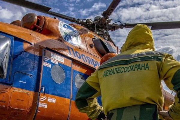 "Авиалесоохрана": в 37 регионах России прогнозируются высокие риски пожаров в июне Превышение среднемноголетних значений параметров пожарной опасности в июне 2025 года прогнозируется в 37 регионах России. Об этом сообщает ТАСС со ссылкой на данные ФБУ "Авиалесоохрана". "В июне 2025 года повышенная вероятность превышения среднемноголетних значений параметров пожарной опасности прогнозируется в 37 регионах России", – говорится в сообщении. В предварительном прогнозе по высоким рискам пожаров значатся Северо-Западный, Центральный, Южный, Приволжский, Уральский, Сибирский и Дальневосточный федеральные округа. aviaru.net/n284043