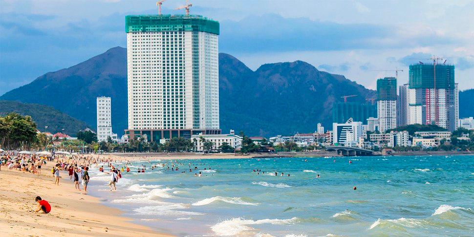 Из Минска появится еще один прямой рейс во Вьетнам Регулярные рейсы между Минском и Нячангом аэропорт Камрань стартуют 31 марта Это уже второе вьетнамское направление авиакомпании в октябре белорусские самолеты полетели на курортный остров Фукуок Перелеты будут выполняться дважды в неделю по вторникам и субботам