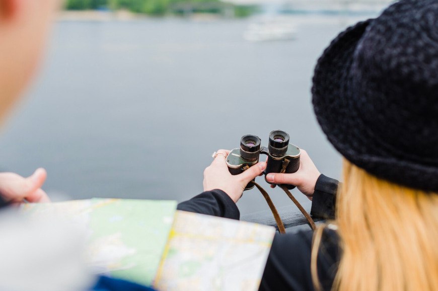 Предложен план по восстановлению судоходства на Оке В Госдуме активно обсуждается идея возрождения судоходства на реке Ока По словам Надежды Школкиной первого зампредседателя думского комитета по экономической политике вопрос использования внутренних водных путей Оки поднимался неоднократно К сожалению в последние годы навигация по Оке стала крайне проблематичной из за сильного обмеления реки Это привело к тому что с 2012 года были прекращены пассажирские перевозки между Калугой и Калужской и Тульской областями Депутат обратилась в Минтранс с просьбой разработать подробный план действий по восстановлению судоходства на Оке особенно на участке от Калуги до Коломны