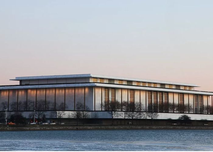 Центр исполнительских искусств имени Джона Кеннеди в Вашингтоне будет переименован В название комплекса добавят имя нынешнего главы государства