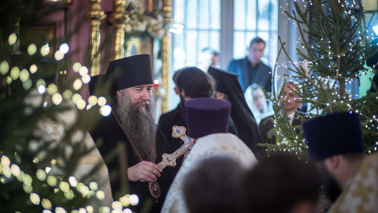 Неделя по Рождестве Христовом в Смоленском храме в Ивантеевке 11 января 2026 года в Неделю 31 ю по Пятидесятнице по Рождестве Христовом по благословению епископа Сергиево Посадского и Дмитровского Кирилла в Смоленском храме г Ивантеевки была совершена праздничная Божественная литургия Богослужение возглавил секретарь Сергиево Посадской епархии благочинный Ивантеевского церковного округа и настоятель Смоленского храма протоиерей Иоанн Монаршек По окончании Литургии в храм прибыл епископ Сергиево Посадский и Дмитровский Кирилл