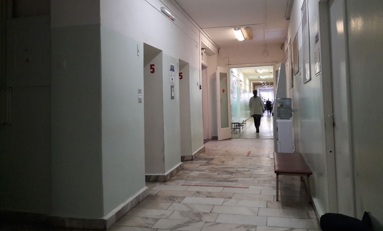 Воронежская область оказалась в антилидерах по зарплатам врачей Анализ портала hh.ru показал, что Воронежская область демонстрирует наименьшие показатели заработной платы для врачей среди регионов Черноземья. Согласно данным экспертов, наиболее привлекательные предложения для медицинских работников можно найти в Белгородской области, где медианная зарплата достигает 99,5 тысяч рублей.