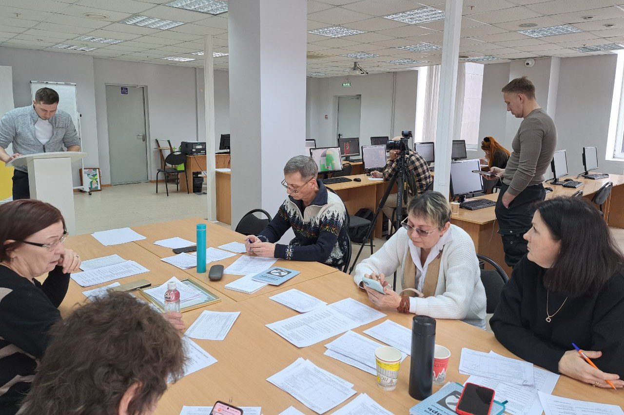 Первая в 2026 году аттестация экскурсоводов и гидов переводчиков прошла в Иркутске В первом в 2026 году квалификационном экзамене приняли участие 16 соискателей По итогам аттестации удовлетворительные результаты получили 9 соискателей Теперь в Едином реестре экскурсоводов гидов гидов переводчиков по Иркутской области состоят 347 экскурсоводов Среди тех кто подтверждал свою квалификацию специалисты индустрии туризма а также 4 представителя Иркутского областного краеведческого музея им Муравьева Амурского Как отметили в агентстве по туризму Иркутской области работа по подтверждению квалификации гидами и экскурсоводами ведется в рамках нацпроекта Туризм и гостеприимство Видим прирост соискателей не только из нашего региона но и тех кто планирует вести экскурсионную деятельность на территории Иркутской области Нам важно чтобы все специалисты работающие у нас несли ответственность за достоверность сведений которые представляют на экскурсиях Призываем всех гидов и экскурсоводов подтверждать свою квалификацию ведь это гарант их знаний и навыков отметила руководитель агентства по туризму Иркутской области Евгения Николаева Подписывайтесь на Правительство Иркутской области в MAX