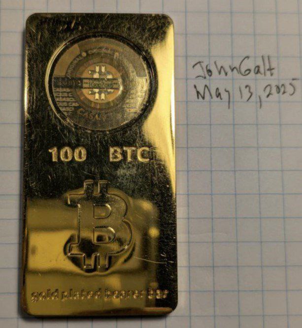 В далёком 2012м участник Bitcointalk купил Casascius-слиток с 100 BTC за $500 — в этом году он раскрыл приватный ключ и забрал профит $10 000 000  Он долго не решался вскрывать слиток из-за его коллекционной ценности и высокого риска, но рост BTC до $100к вынудил его действовать  Забираем бонус для новичков при регистрации и старте торговли на бирже ByBit