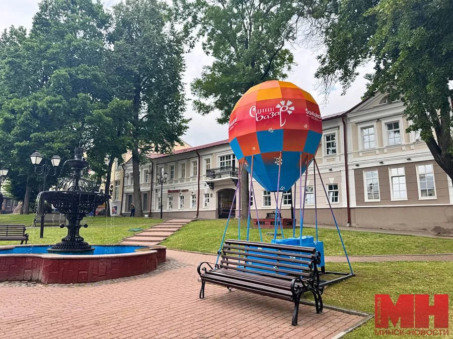 Фотофакт: Витебск готов встречать гостей «Славянского базара». Торжественное открытие соберет зрителей под крышей Летнего амфитеатра 10 июля, но праздничные события начинаются уже 8-го числа. В программе — международный танцевальный проект DREAM DANCE FEST, концерт с участием популярных блогеров и топовых исполнителей, получивший название «ЗВЕЗДЫ ТИКТОКА», жеребьевка XXII Международного детского музыкального конкурса «Витебск» и концерт-спектакль из России «Мастер и мандолина». «Минск-Новости» MINSKNEWS.BY Telegram Viber FB VK Inst TikTok YouTube