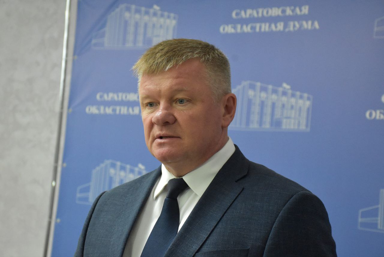 Глава Саратова Михаил Исаев объяснил зачем городу крематорий Он считает что современный город должен предоставлять такую услугу и что пришло время для такого объекта Точное место для строительства и сроки пока не определены Всё решится на этапе проекта Напомним предыдущая попытка построить крематорий на Елшанском кладбище закончилась неудачно Частная фирма получила землю с нарушениями и в 2022 году недостроенное здание крематория вернули в собственность города Читать на сайте саратов саратовскаяобласть