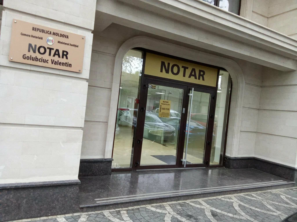 Нотариальные услуги в Молдове будут доступны онлайн Правительство утвердило концепцию системы e Notariat которая позволит гражданам и бизнесу получать нотариальные услуги в цифровом формате Через платформу можно будет подписывать и заверять документы с электронной подписью а нотариусы смогут напрямую получать данные из госреестров без бумажного документооборота Система будет интегрирована в инфраструктуру MCloud и упростит доступ к услугам как внутри страны так и за её пределами Кишинев Live Подписаться
