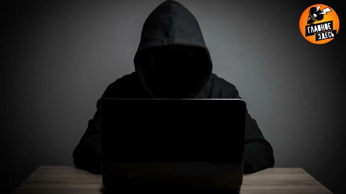 Хакер из румынской тюрьмы менял сроки наказаний и возвращал деньги другим заключённым Заключённый взломал внутреннюю систему тюрьмы и изменял данные о наказаниях финансах и визитах других заключённых Мужчина осуждённый за кибермошенничество получил доступ к административной учётной записи сотрудника после временного перевода в тюремную больницу Вернувшись в основное учреждение он использовал информационный автомат с клавиатурой и начал вносить изменения в базу данных сообщает Ziare com Уменьшение сроков только малая часть подарков для друзей по камере заключенный возвращал на их счета деньги Нарушения случайно выявила сотрудница экономического отдела заметившая что списания с счетов не происходят Сейчас проходит проверка в отношении хакера Главное здесь Подписывайтесь