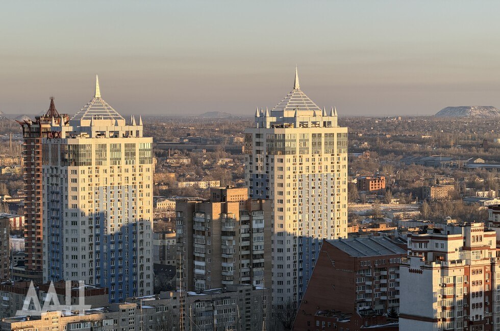 Правительство выделит 2 млрд рублей на страхование жилья в Донбассе и Новороссии По словам премьер министра РФ Михаила Мишустина с 2022 года в исторических регионах было построено и восстановлено около 25 тысяч многоквартирных и частных домов поликлиник больниц школ детских садов котельных подстанций дорог и объектов связи Читать полностью  Подпишись на нас в MAX