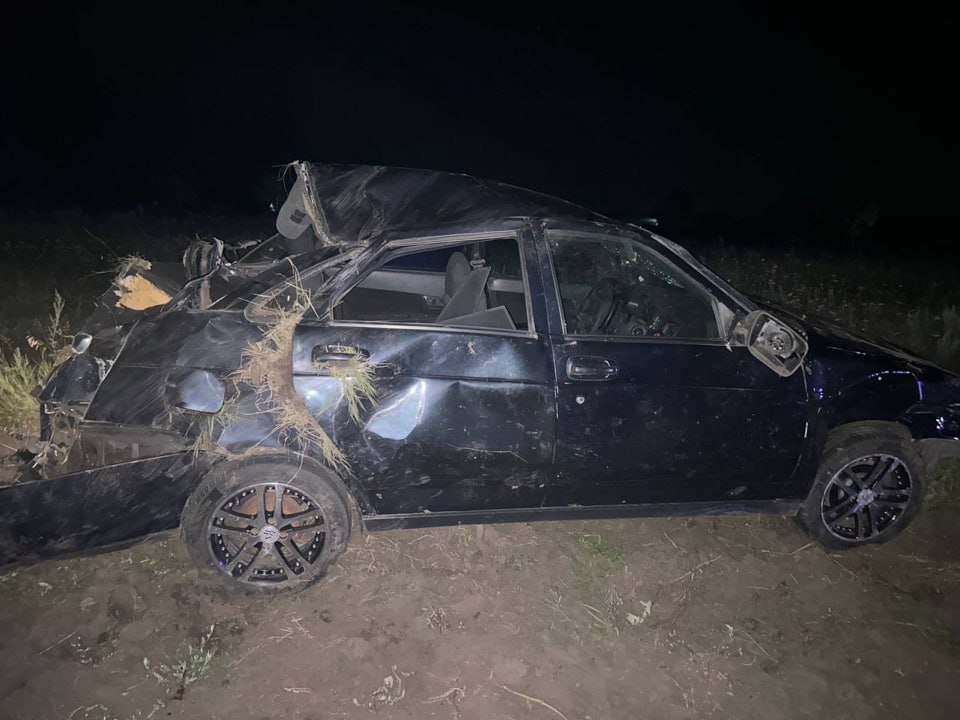 В Уваровском округе два автомобиля опрокинулись в кювет: пострадал один человек 28 июля на автодороге «Тамбов-Пенза-Инжавино-Уварово» 24-летний водитель автомобиля «Lada Priora» при обгоне врезался в двигавшийся в попутном направлении «Chevrolet Lacetti». От удара обе машины съехали с дороги и опрокинулись в кювет. Как сообщили в Госавтоинспекции России по Тамбовской области, водителя иномарки с травмами доставили в Уваровскую ЦРБ. Госавтоинспекция России по Тамбовской области