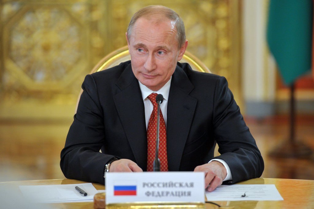 Владимир Путин поздравил жителей Тамбовской области с Днём России Президент России Владимир Путин поздравил врио главы Тамбовской области Евгения Первышова и всех жителей региона с Днём России. - Поздравляю Вас с Днём России. Мы гордимся великой историей Отечества, грандиозными свершениями нашего народа. Верность заветам предков, любовь к Родине, ответственность за её будущее вдохновляют нас сегодня, помогают вместе преодолевать испытания, добиваться поставленных целей. Желаю Вам успехов и всего самого доброго, - говорится в телеграмме. kremlin. ru