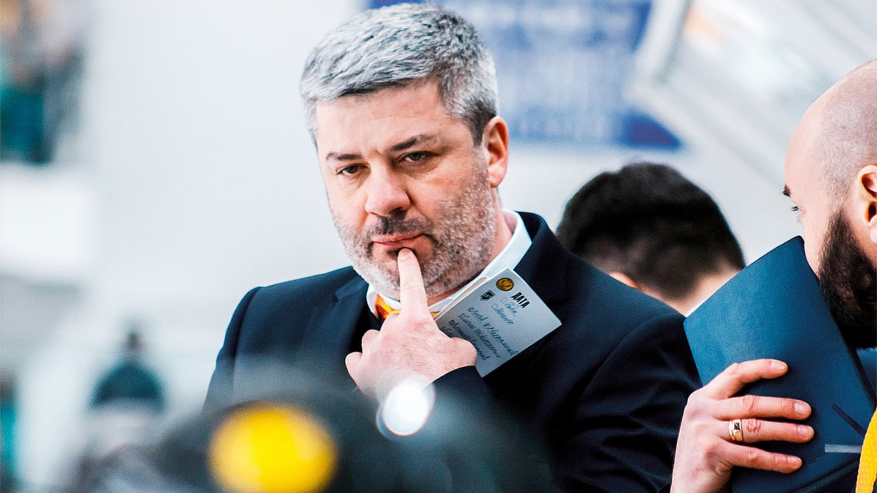 Леонид Тамбиев покинул пост главного тренера Адмирала 55 летний специалист возглавлявший команду из Владивостока с 2021 года был отправлен в отставку после сегодняшнего поражения от Локомотива 1 3