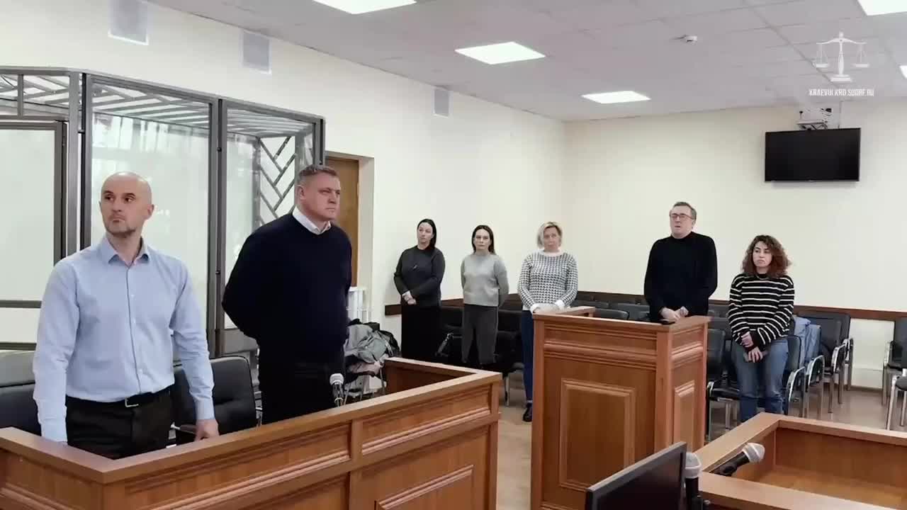 Гособвинение требует 9 лет колонии для экс-мэра Владимира Наумова за взятку