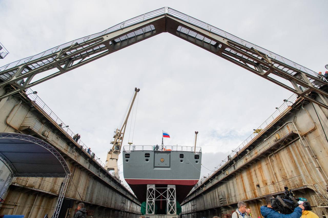 Пролетарский завод с 6 ноября сменил генерального директора следует из данных сервера раскрытия информации Единогласным решением совета директоров генеральным директором назначен Андрей Костин сменивший на этом посту Игоря Бурцева Между тем по данным ДП Пролетарский завод возглавил Михаил Смаковский который покинул посты руководителя петербургского Машиностроительного завода Армалит и компании Рутил из Приморского края Сам Смаковский пояснил что до оформления всех необходимых документов он занимает пост исполнительного директора и уже фактически приступил к управлению предприятием Подробнее читайте в материале ДП по ссылке Сергей Ермохин ДП Подписаться на DP RU