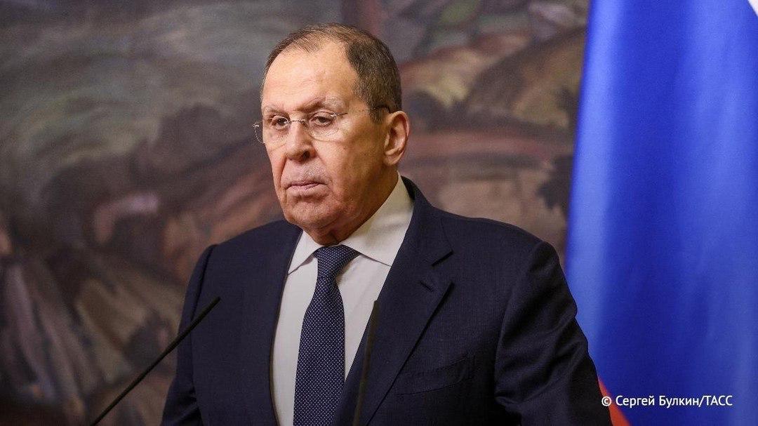 Россия справляется с санкциями и справится с новыми, заявил Лавров, комментируя угрозы Запада в отношении РФ. Он подчеркнул, что ущерб понесут сами авторы санкционных войн против России, "не рой яму другому". #Россия #Z #Зеленский #украина #победаzaнами #BarguZin24 БаргуZин Vk YouTube TikTok X