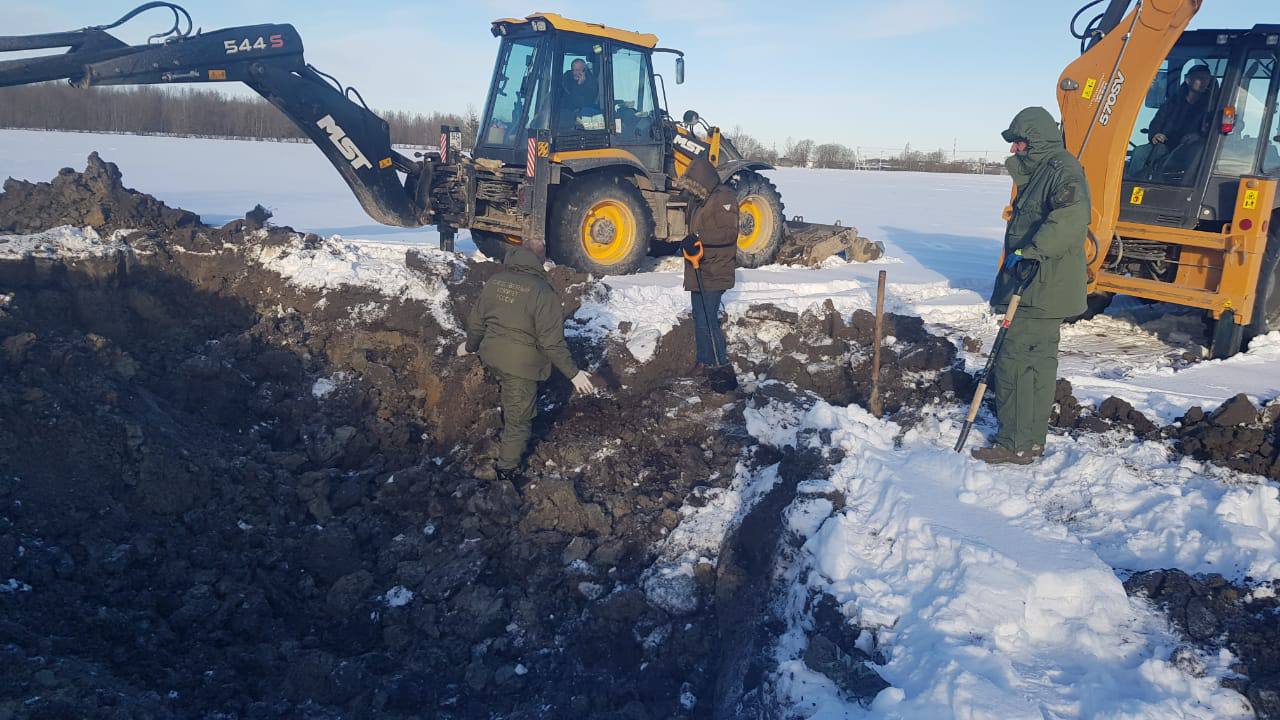 Тело убитой  11 лет назад женщины обнаружено  Об этом сообщил следком Ленинградской области. Бывшего мужа убитой женщины отправили в СИЗО. Он 11 лет молчал о содеянном.   : СПб — отдай свой буст нам