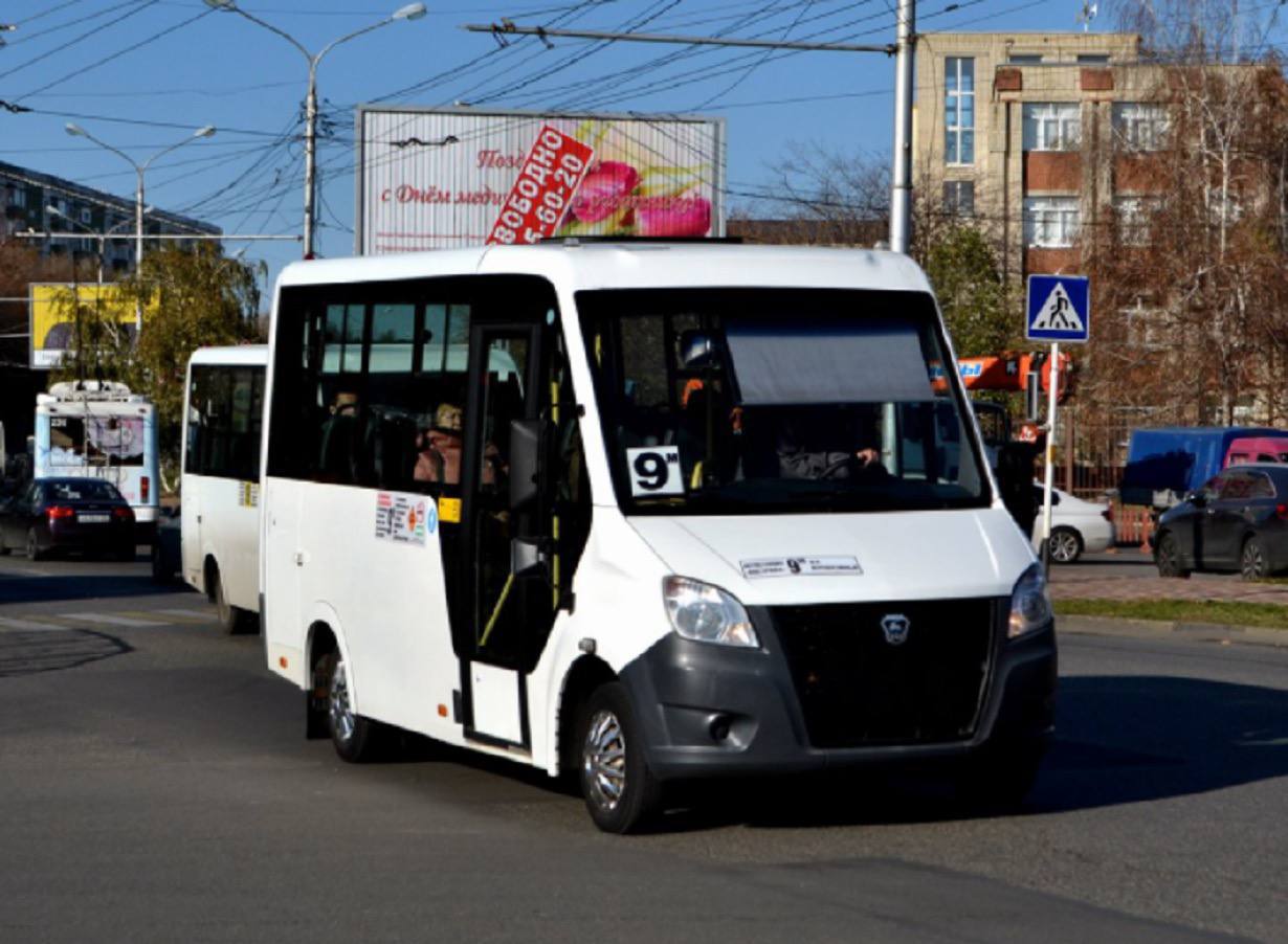 В Ставрополе повысят стоимость проезда в автобусах С 26 ноября тариф поднимется до 40 рублей на маршруте 9м С января 2026 года аналогичное подорожание ждёт маршруты 13м и 29м Для муниципальных маршрутов 14 10 13 и 46 также утверждён максимальный тариф в 40 рублей но повышение пока отложено и может быть введено позднее chp26rus