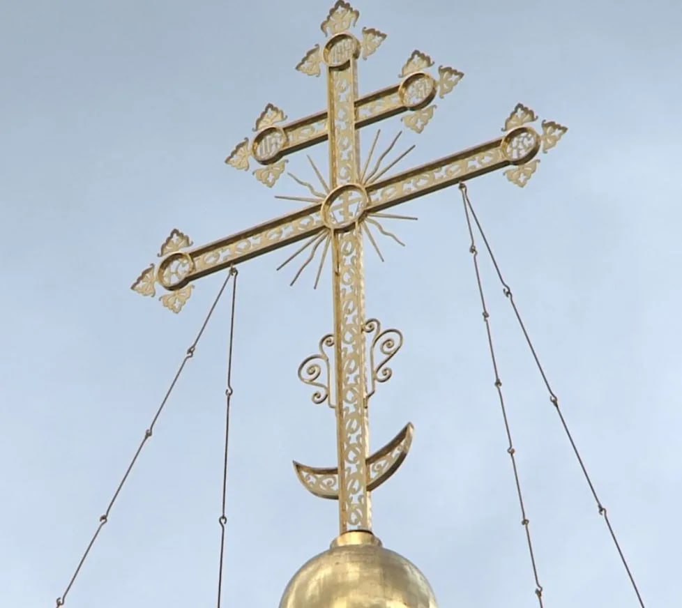 Сегодня вечером митрополит Орловский и Болховский Тихон проведет богослужение в Смоленском храме Орла Владыка возглавит Великое повечерие с чтением Великого покаянного канона преподобного Андрея Критского сообщает орловская митрополия Архиерейское богослужение начнется в 18 00 0 Напомним у православных начался Великий Пост Он установлен в память сорокадневного поста Иисуса Христа Продлится по 11 апреля Великий Пост считается строгим особенно в первую и Страстную седмицы Из рациона исключают мясо рыбу яйца молочные продукты Но все же священнослужители говорят что Великий Пост это не диета а время борьбы со своими страстями и греховными привычками Наш канал в Мах