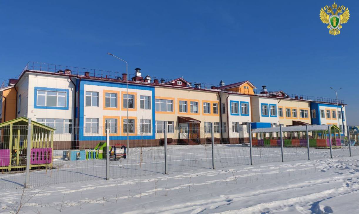 Завершилось строительство детского сада на Ореховой сопке Детский сад на 320 мест начали возводить в 2023 году Стоимость контракта составила порядка 1 млрд рублей В прокуратуре края сообщили что сейчас строительство детского сада завершено Дошкольное учреждение введено в эксплуатацию   Будь в курсе событий везде ОК VK MAX