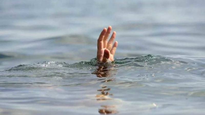 В Приморье на реке утонул 16-летний подросток, его тело еще не найдено Трагедия случилась в Дальнереченске, на реке Большая Уссурка. Предположительно, утонул 16-летний подросток. Для проведения поисков к месту были направлены спасатели краевой поисково-спасательной службы и инспекторы ГИМС, к сожалению, проведенные мероприятия результатов не дали. На место происшествия направлены водолазы МЧС России. Админу