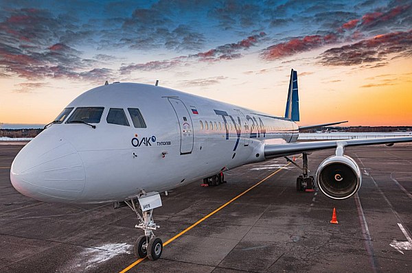 Антон Алиханов переговоры о поставке Ту 214 должны вступить в суперактивную фазу Переговоры с авиакомпаниями о поставке импортозамещенного самолета Ту 214 должны вступить в суперактивную фазу после получения сертификата подтверждающего безопасность эксплуатации лайнера заявил глава Минпромторга РФ Антон Алиханов Об этом сообщает ТАСС Как отметил министр ранее Казанский авиационный завод производил один самолет в год Его задача благодаря инструментам федерального проекта Производительность труда выйти на цифру 20 самолетов ежегодно aviaru net n291819