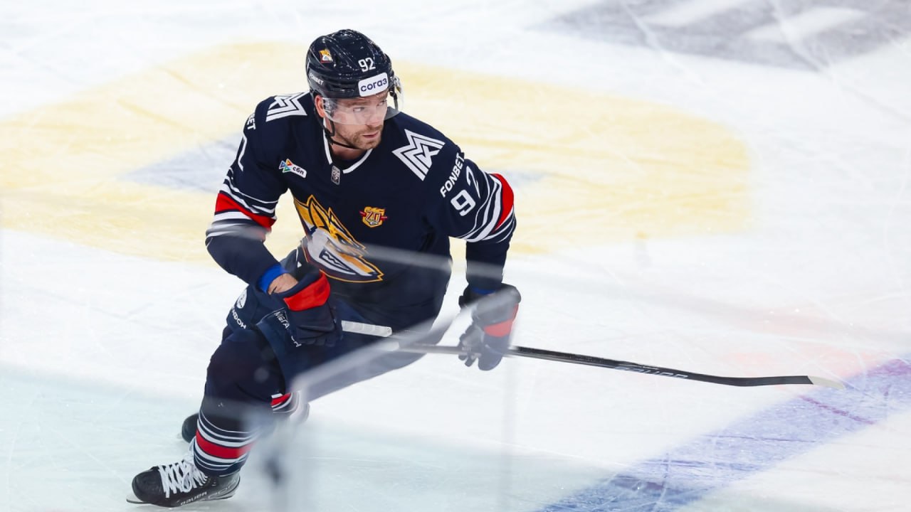 Хоккейный клуб Металлург поместил Евгения Кузнецова в список отказов Форвард оказался не нужен Металлургу штаб магнитогорской команды поместил хоккеиста в список отказов Это значит что обладателя Кубка Стэнли может приобрести любой другой клуб КХЛ Ряд федеральных СМИ сообщает что в услугах хоккеиста заинтересован уфимский Салават Юлаев odinoblsport